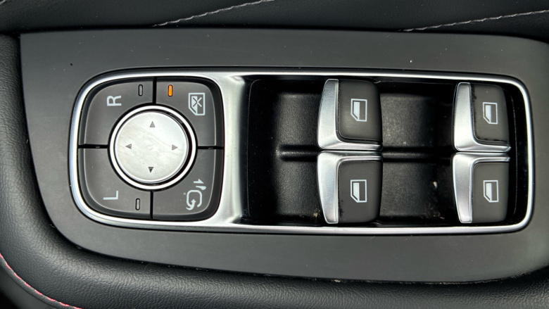 MG HS 1.5 T-GDI Trophy 5dr DCT Petrol Hatchback
